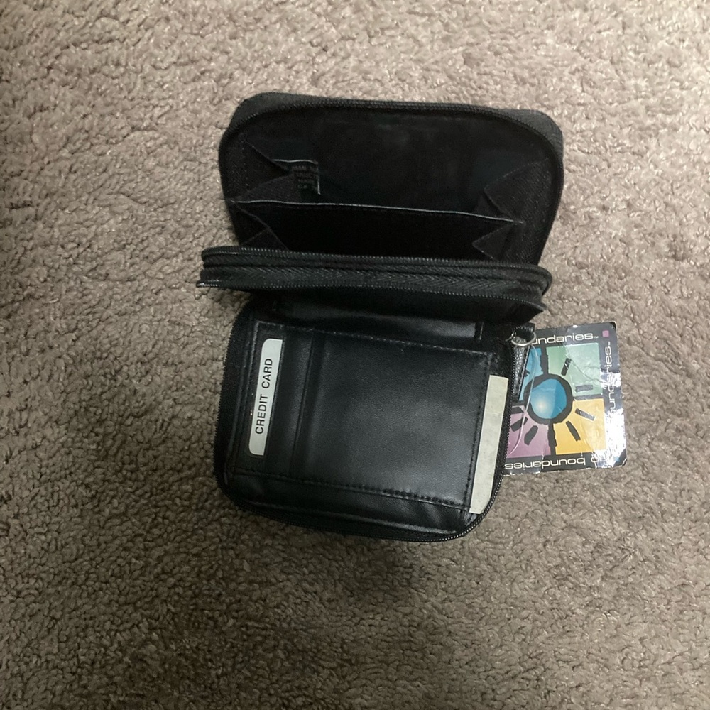 NWT no boundaries women wallet small black